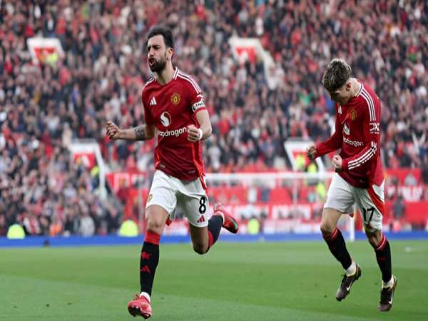 Tin bóng đá: Man United kéo dài kỷ lục sau đại chiến Arsenal