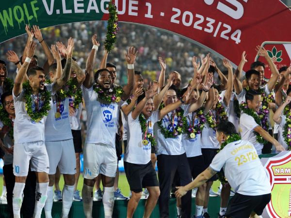 BĐVN Nam Định nhận thư chúc mừng từ Chủ tịch FIFA