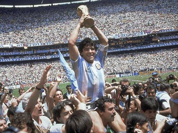 Cầu thủ vĩ đại nhất Argentina