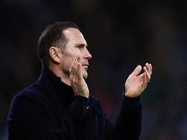 Tin NHA: Coventry City gần tấm vé thăng hạng Premier League