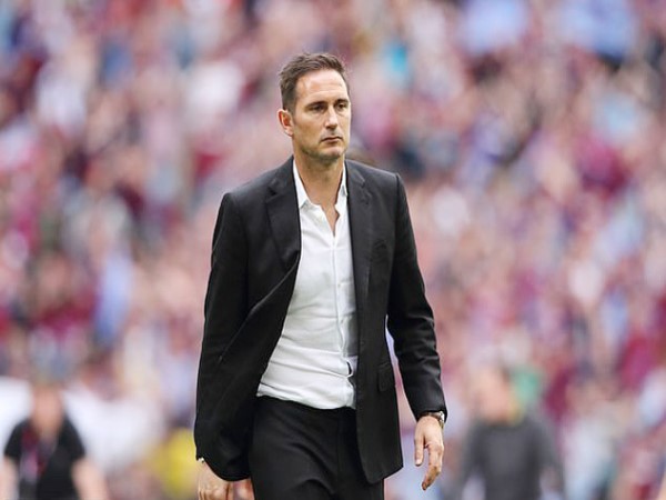 Lampard: “Chúng tôi chỉ ăn mừng khi mục tiêu hoàn thành”