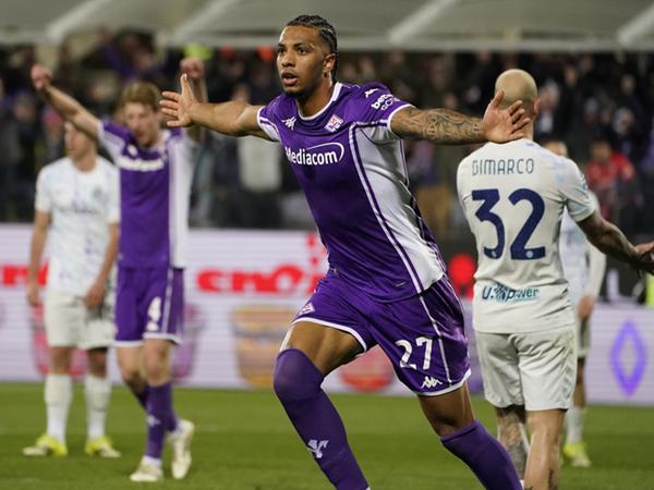 Cuộc đua vô địch Serie A bất ngờ trở nên căng thẳng