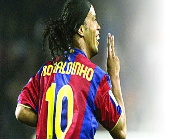 Số áo của Ronaldinho tại Grêmio (1998–2001)